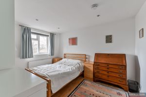 Broadfields Broadhurst Gardens